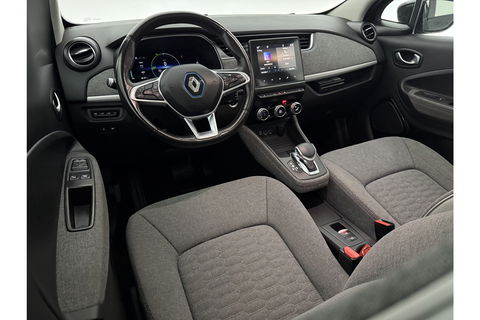 Renault ZOE R110 Life 52 kWh Huur Accu | Elektrisch | Airco LED Camera Carplay Cruise 16"LMV Parkeersensoren
