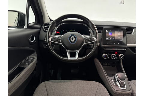 Renault ZOE R110 Life 52 kWh Huur Accu | Elektrisch | Airco LED Camera Carplay Cruise 16"LMV Parkeersensoren