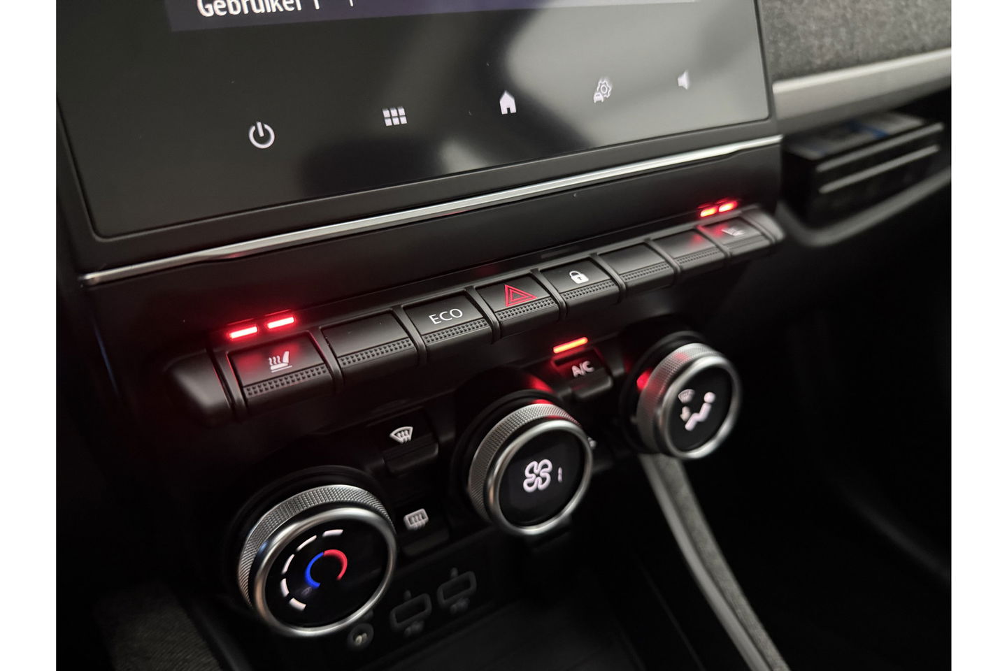 Renault ZOE R110 Life 52 kWh Huur Accu | Elektrisch | Airco LED Camera Carplay Cruise 16"LMV Parkeersensoren