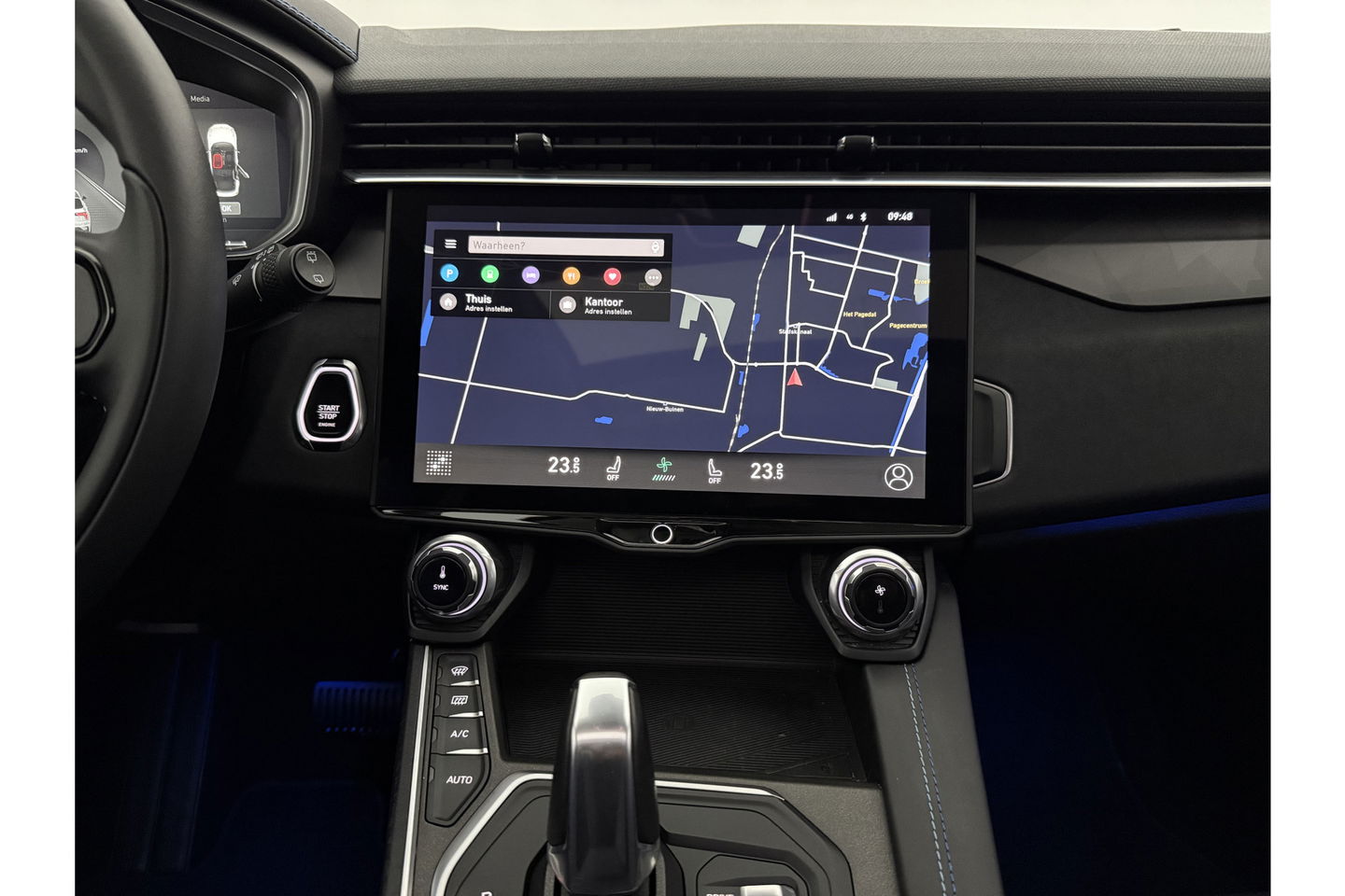 Lynk Co 01 1.5 262PK Hybride Pano LED Sfeerverl. Adaptive Cruise 360Camera Memory Virtual Carplay Clima Navi 20"LMV