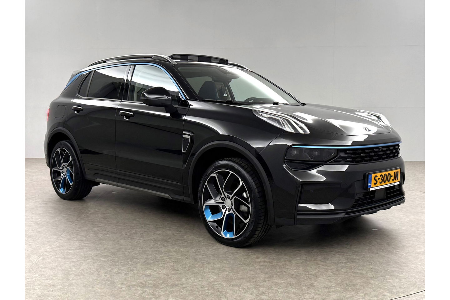 Lynk Co 01 1.5 262PK Hybride Pano LED Sfeerverl. Adaptive Cruise 360Camera Memory Virtual Carplay Clima Navi 20"LMV