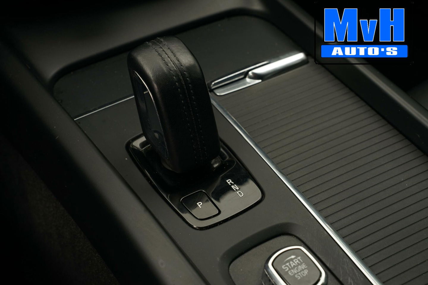 Volvo V60 2.0 B3 Momentum Advantage|STOEL/STUUR.VERW|LEER|NAP