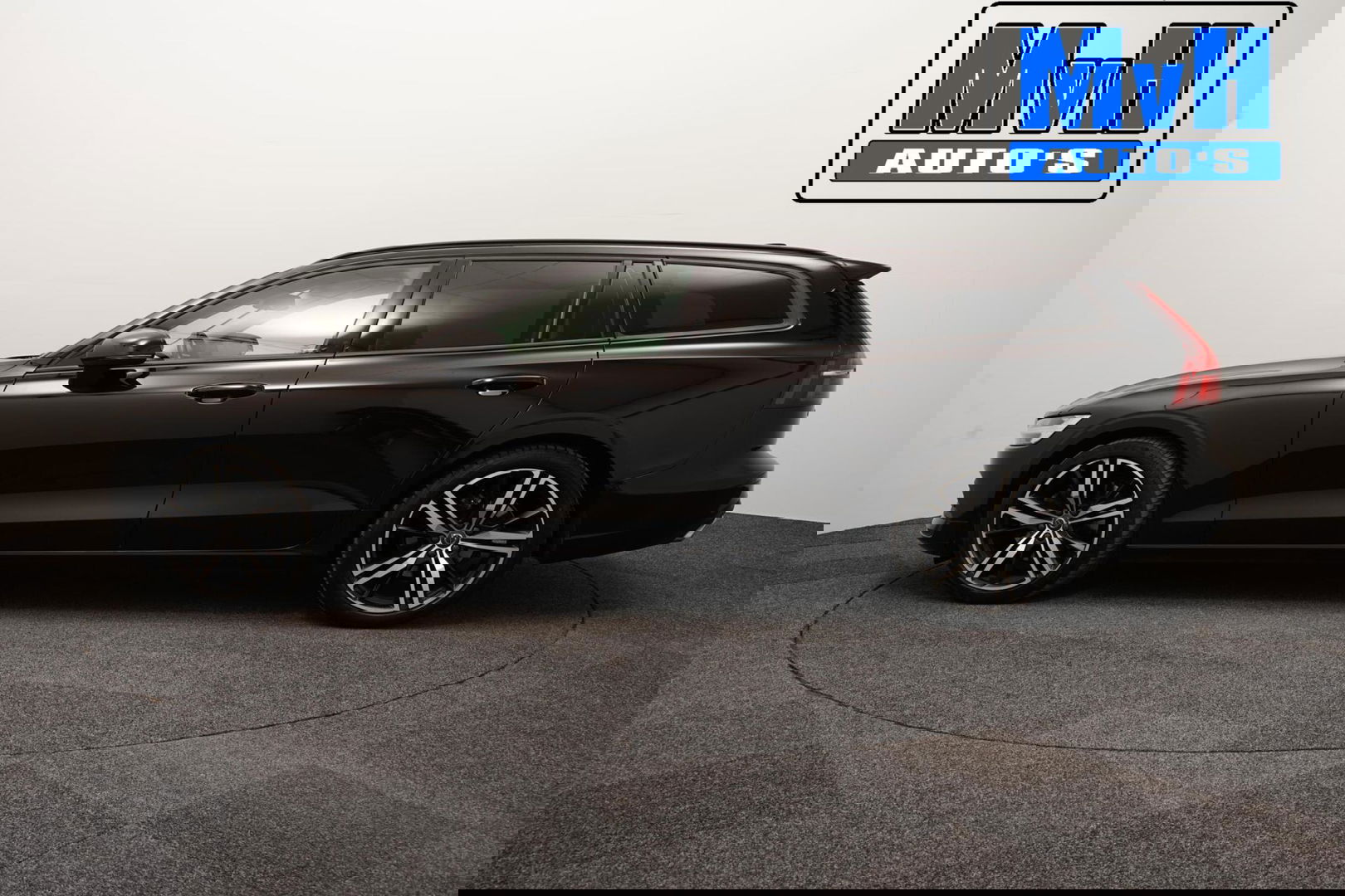Volvo V60 2.0 B3 Momentum Advantage|STOEL/STUUR.VERW|LEER|NAP