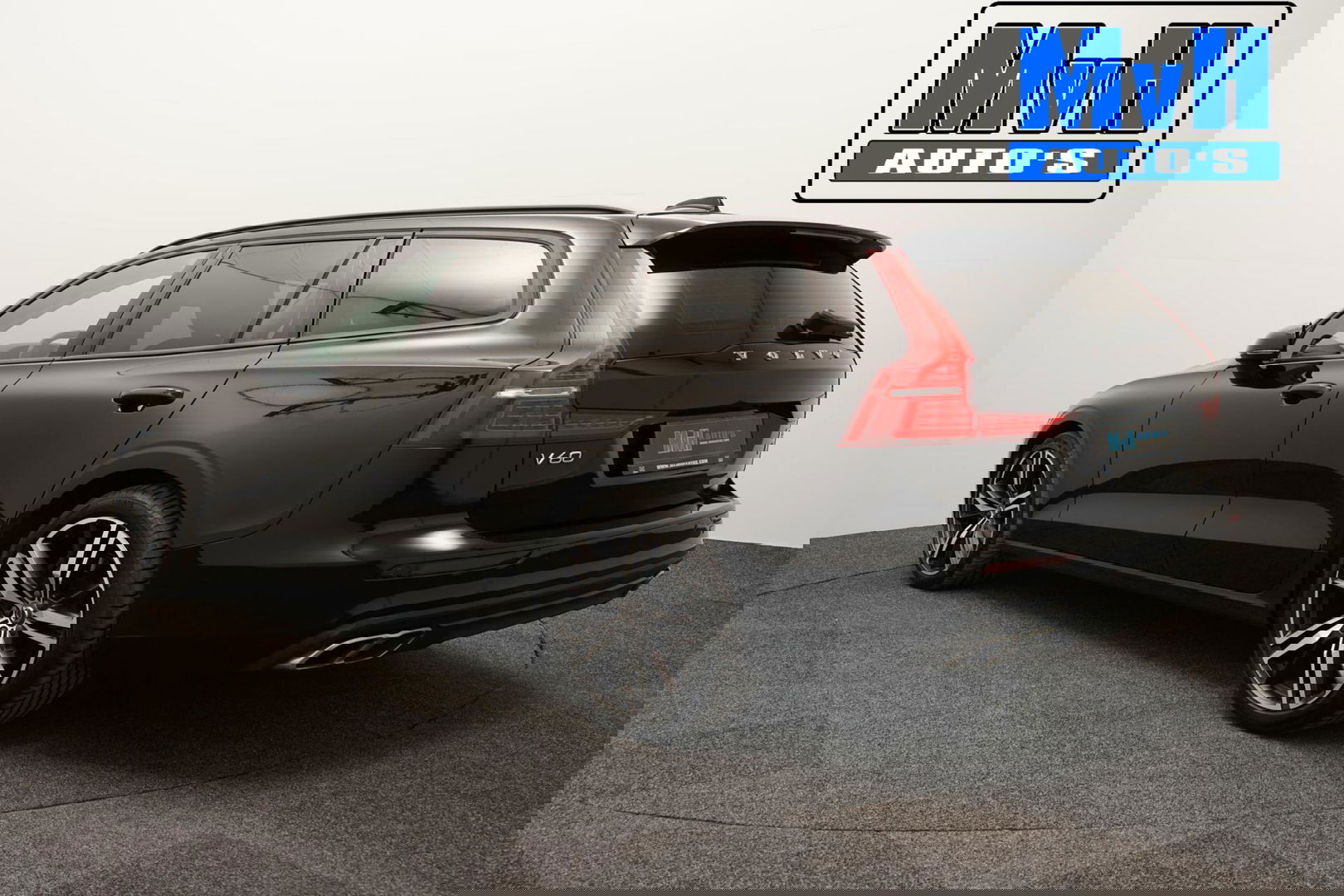 Volvo V60 2.0 B3 Momentum Advantage|STOEL/STUUR.VERW|LEER|NAP