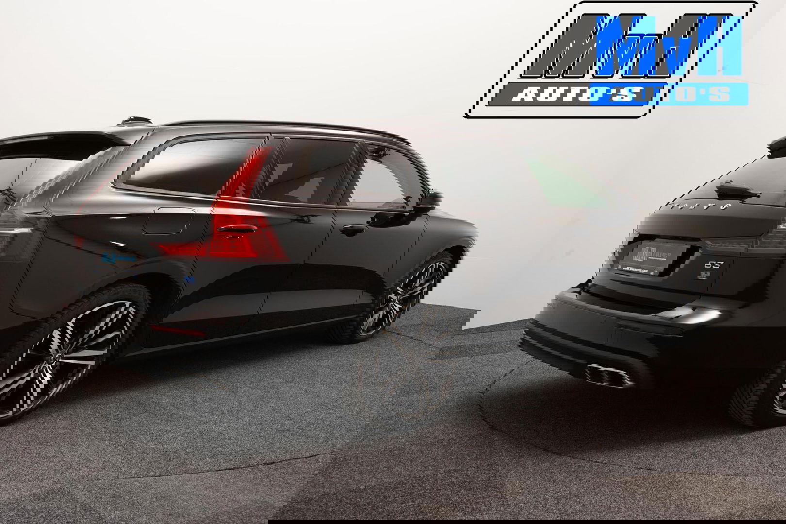 Volvo V60 2.0 B3 Momentum Advantage|STOEL/STUUR.VERW|LEER|NAP