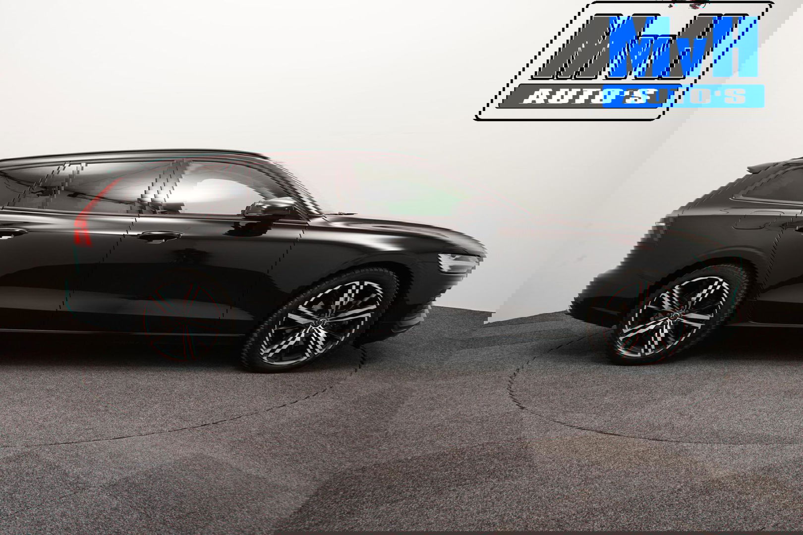 Volvo V60 2.0 B3 Momentum Advantage|STOEL/STUUR.VERW|LEER|NAP