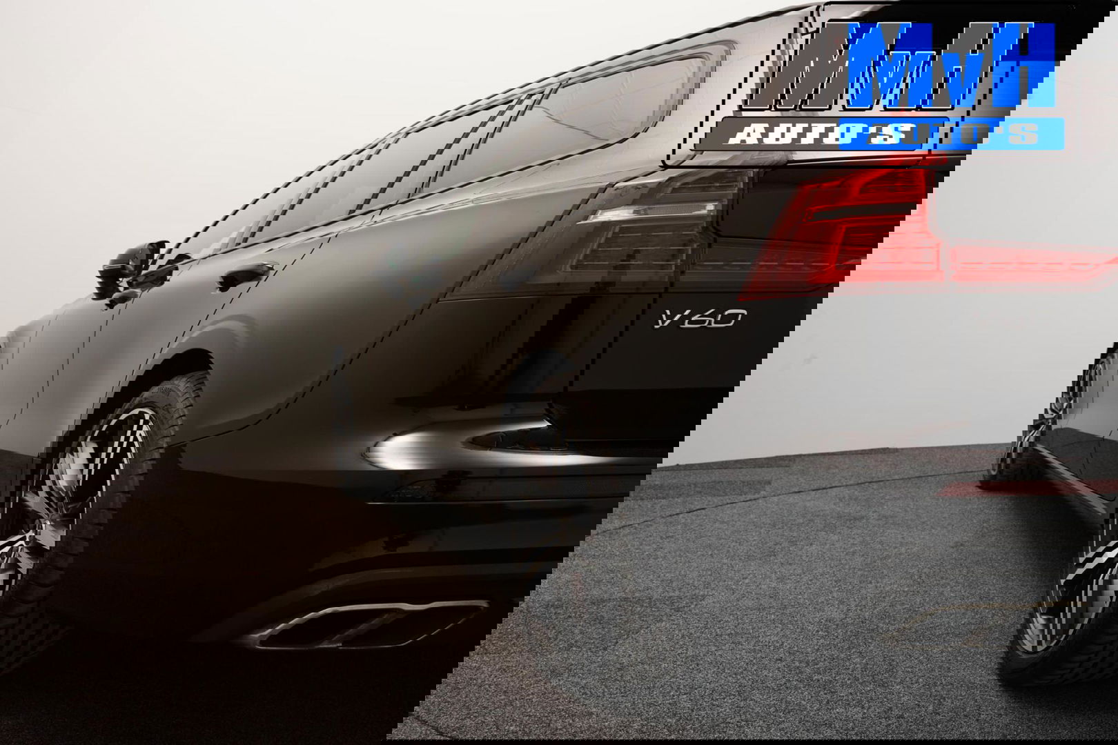 Volvo V60 2.0 B3 Momentum Advantage|STOEL/STUUR.VERW|LEER|NAP