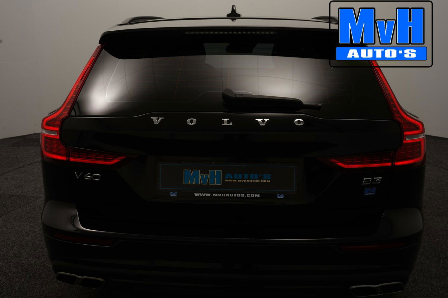 Volvo V60 2.0 B3 Momentum Advantage|STOEL/STUUR.VERW|LEER|NAP