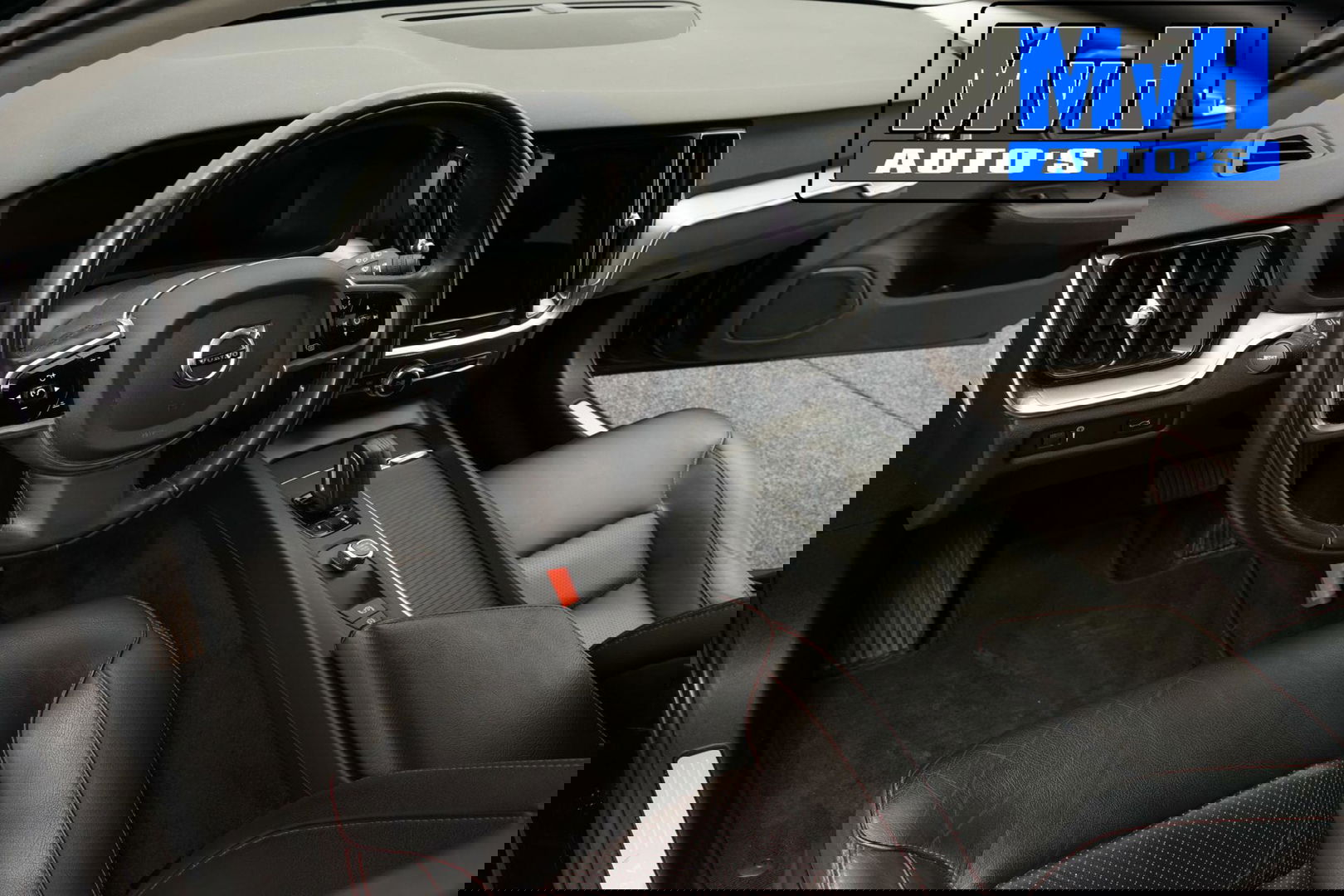 Volvo V60 2.0 B3 Momentum Advantage|STOEL/STUUR.VERW|LEER|NAP