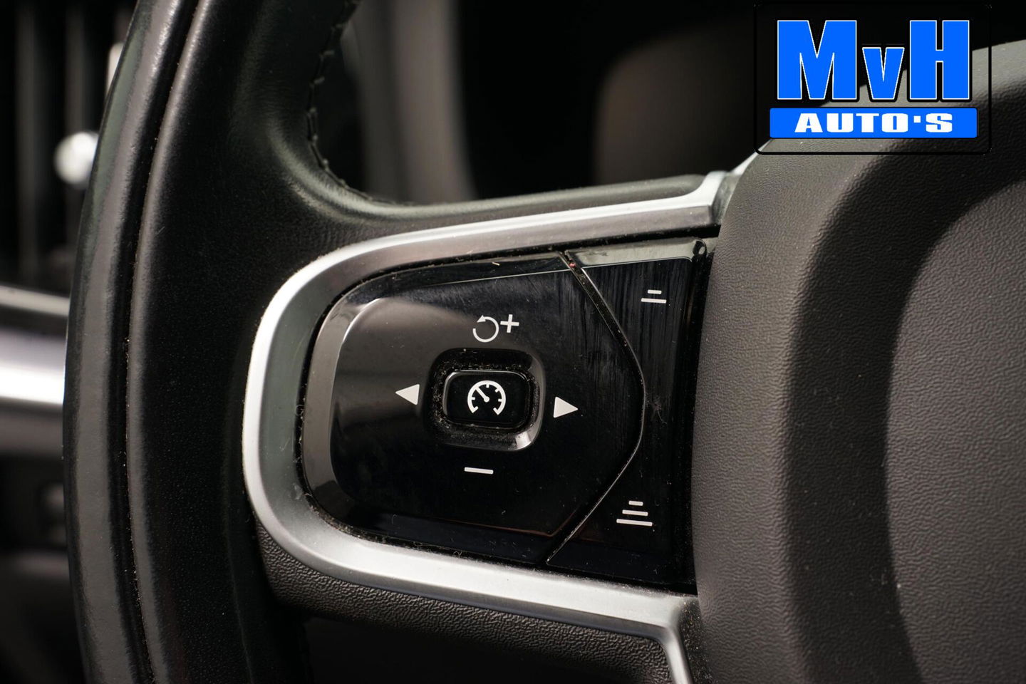 Volvo V60 2.0 B3 Momentum Advantage|STOEL/STUUR.VERW|LEER|NAP