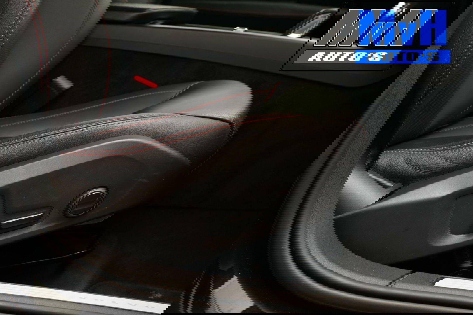 Volvo V60 2.0 B3 Momentum Advantage|STOEL/STUUR.VERW|LEER|NAP