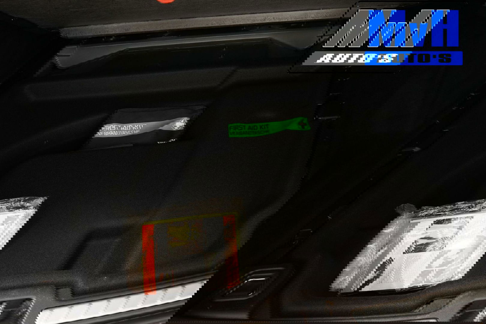 Volvo V60 2.0 B3 Momentum Advantage|STOEL/STUUR.VERW|LEER|NAP