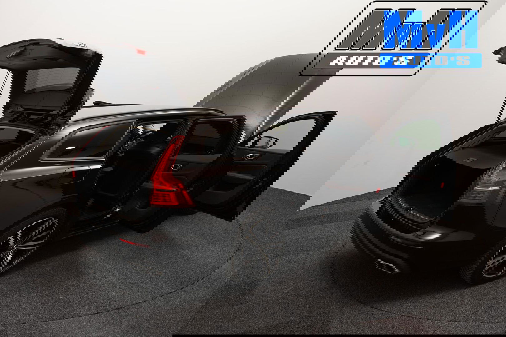 Volvo V60 2.0 B3 Momentum Advantage|STOEL/STUUR.VERW|LEER|NAP