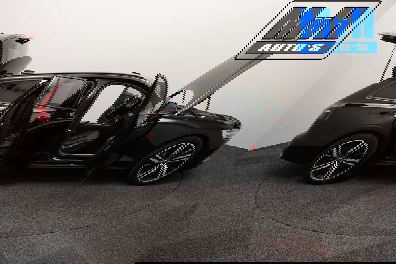 Volvo V60 2.0 B3 Momentum Advantage|STOEL/STUUR.VERW|LEER|NAP