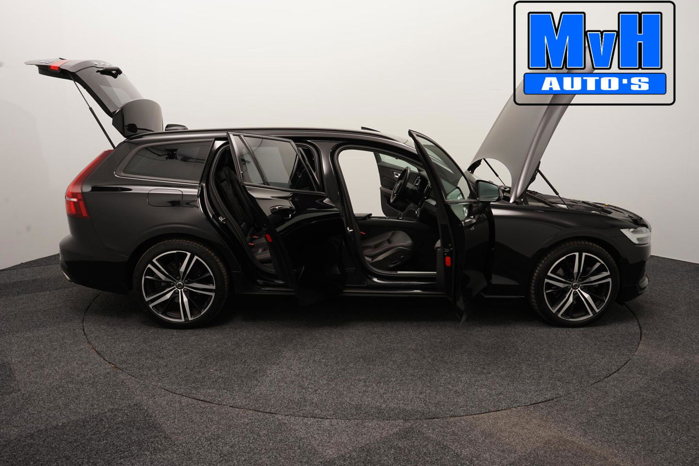 Volvo V60 2.0 B3 Momentum Advantage|STOEL/STUUR.VERW|LEER|NAP