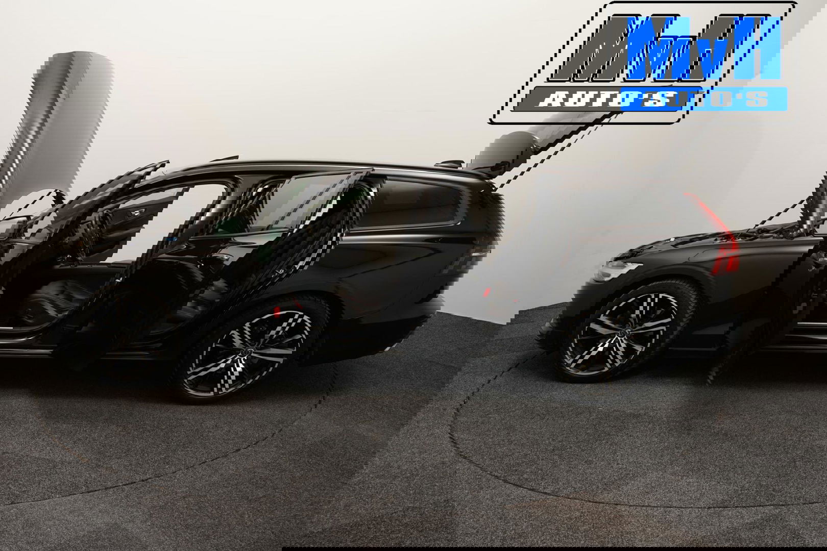 Volvo V60 2.0 B3 Momentum Advantage|STOEL/STUUR.VERW|LEER|NAP