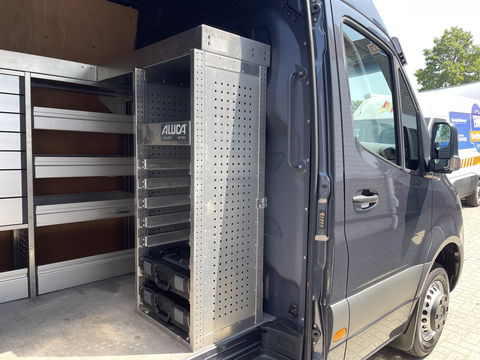 Mercedes-Benz Sprinter 516 2.2 CDI L2H2 dubbellucht / vaste prijs rijklaar € 26.950 ex btw / lease vanaf € 440 / euro 6 / bpm vrij / tegen een meerprijs kunnen wij een trekhaak 3500 kg monteren !
