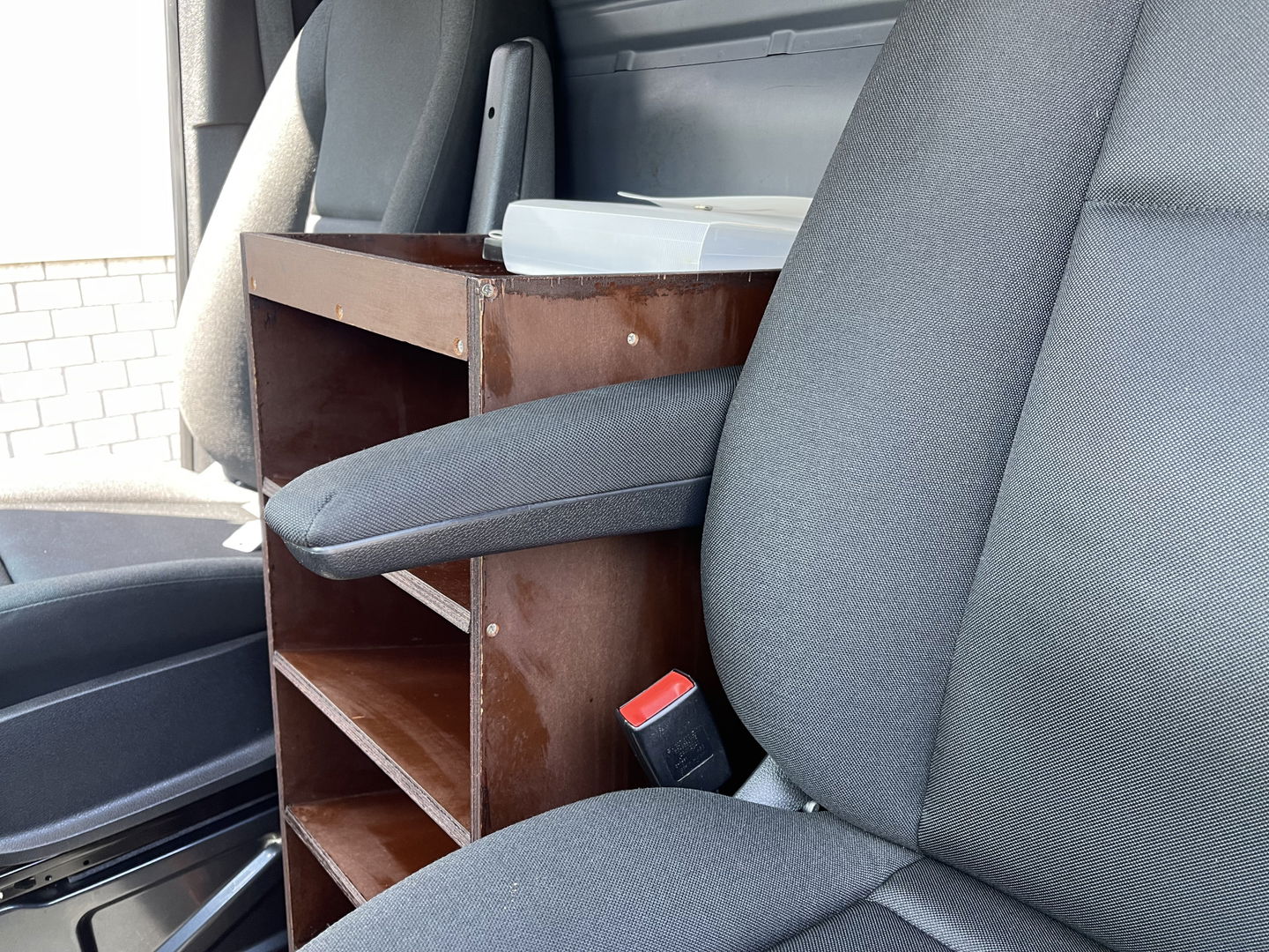 Mercedes-Benz Sprinter 516 2.2 CDI L2H2 dubbellucht / vaste prijs rijklaar € 26.950 ex btw / lease vanaf € 440 / euro 6 / bpm vrij / tegen een meerprijs kunnen wij een trekhaak 3500 kg monteren !