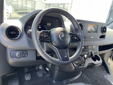Mercedes-Benz Sprinter 516 2.2 CDI L2H2 dubbellucht / vaste prijs rijklaar € 26.950 ex btw / lease vanaf € 440 / euro 6 / bpm vrij / tegen een meerprijs kunnen wij een trekhaak 3500 kg monteren !