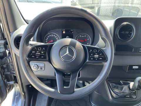 Mercedes-Benz Sprinter 516 2.2 CDI L2H2 dubbellucht / vaste prijs rijklaar € 26.950 ex btw / lease vanaf € 440 / euro 6 / bpm vrij / tegen een meerprijs kunnen wij een trekhaak 3500 kg monteren !