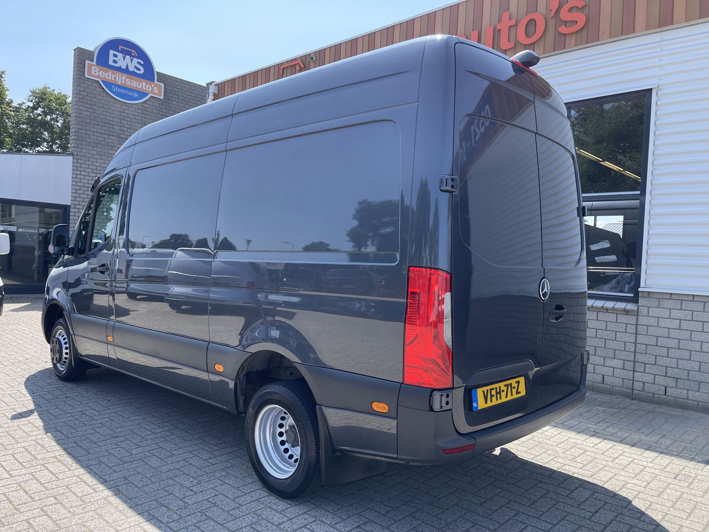 Mercedes-Benz Sprinter 516 2.2 CDI L2H2 dubbellucht / vaste prijs rijklaar € 26.950 ex btw / lease vanaf € 440 / euro 6 / bpm vrij / tegen een meerprijs kunnen wij een trekhaak 3500 kg monteren !