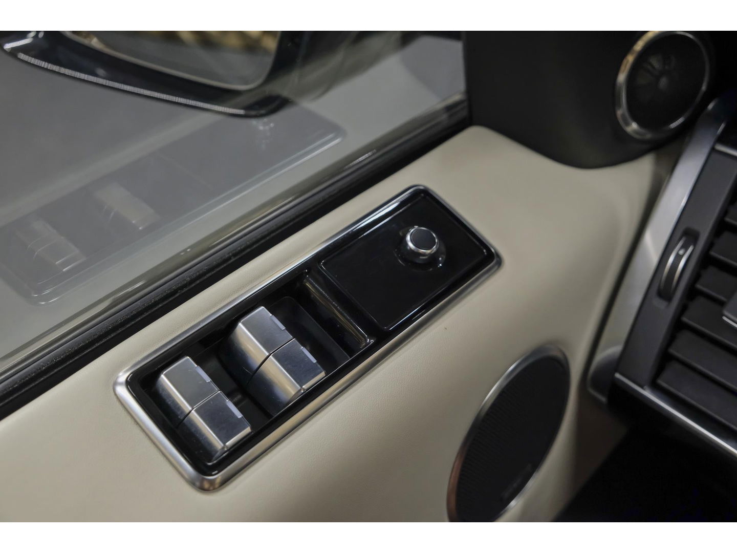 Land Rover Range Rover Sport 3.0 SDV6 Autobiography Dynamic Panoramadak *BTW auto* Comfortstoelen Head-up Trekhaak Stoelkoeling Alcantara hemel 21" LMV