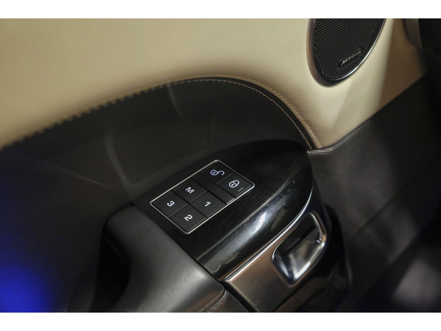 Land Rover Range Rover Sport 3.0 SDV6 Autobiography Dynamic Panoramadak *BTW auto* Comfortstoelen Head-up Trekhaak Stoelkoeling Alcantara hemel 21" LMV