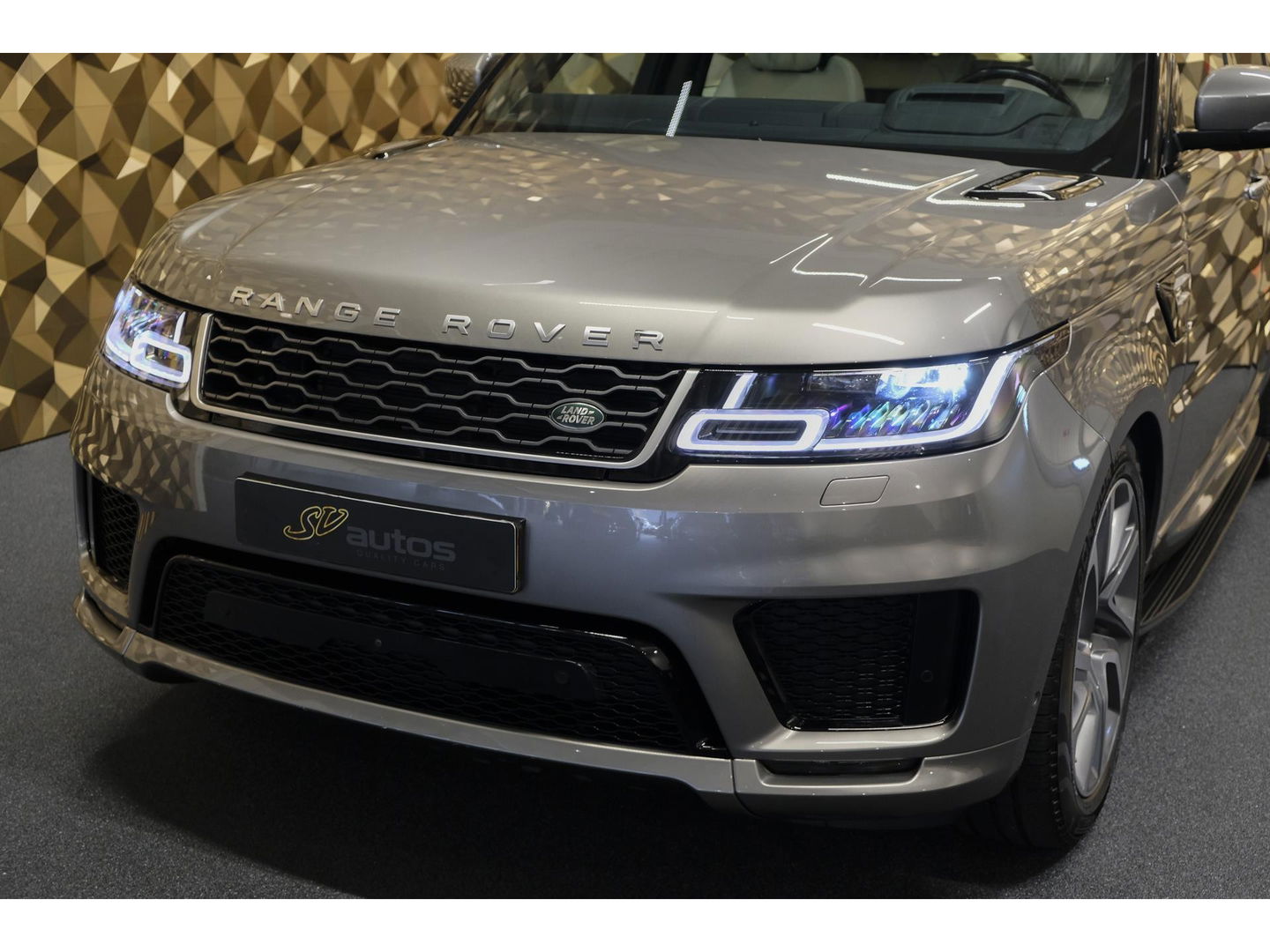 Land Rover Range Rover Sport 3.0 SDV6 Autobiography Dynamic Panoramadak *BTW auto* Comfortstoelen Head-up Trekhaak Stoelkoeling Alcantara hemel 21" LMV
