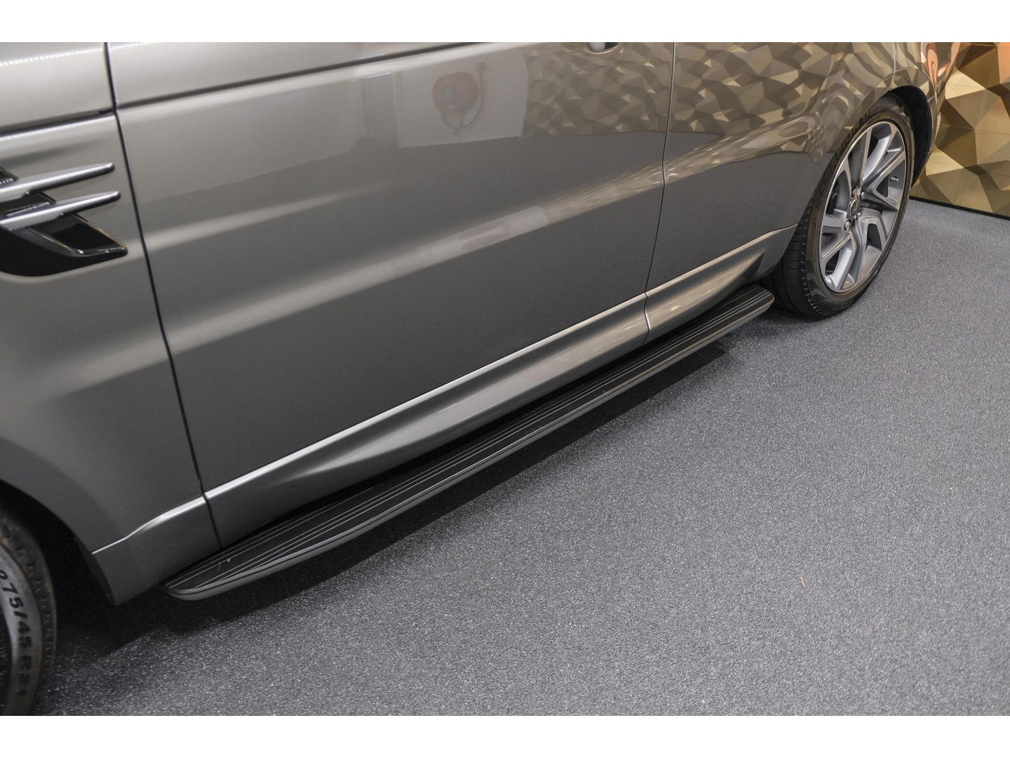 Land Rover Range Rover Sport 3.0 SDV6 Autobiography Dynamic Panoramadak *BTW auto* Comfortstoelen Head-up Trekhaak Stoelkoeling Alcantara hemel 21" LMV
