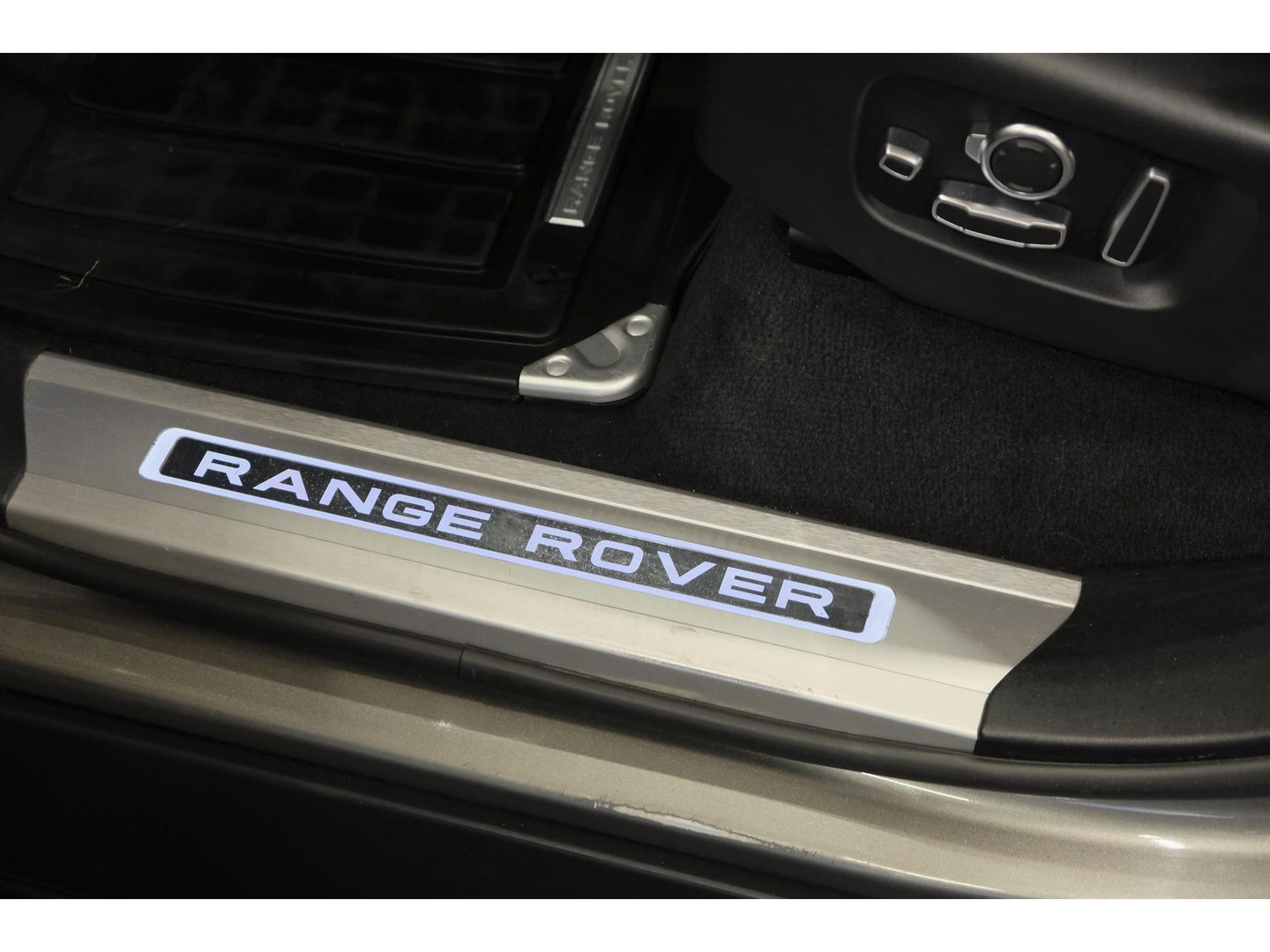 Land Rover Range Rover Sport 3.0 SDV6 Autobiography Dynamic Panoramadak *BTW auto* Comfortstoelen Head-up Trekhaak Stoelkoeling Alcantara hemel 21" LMV