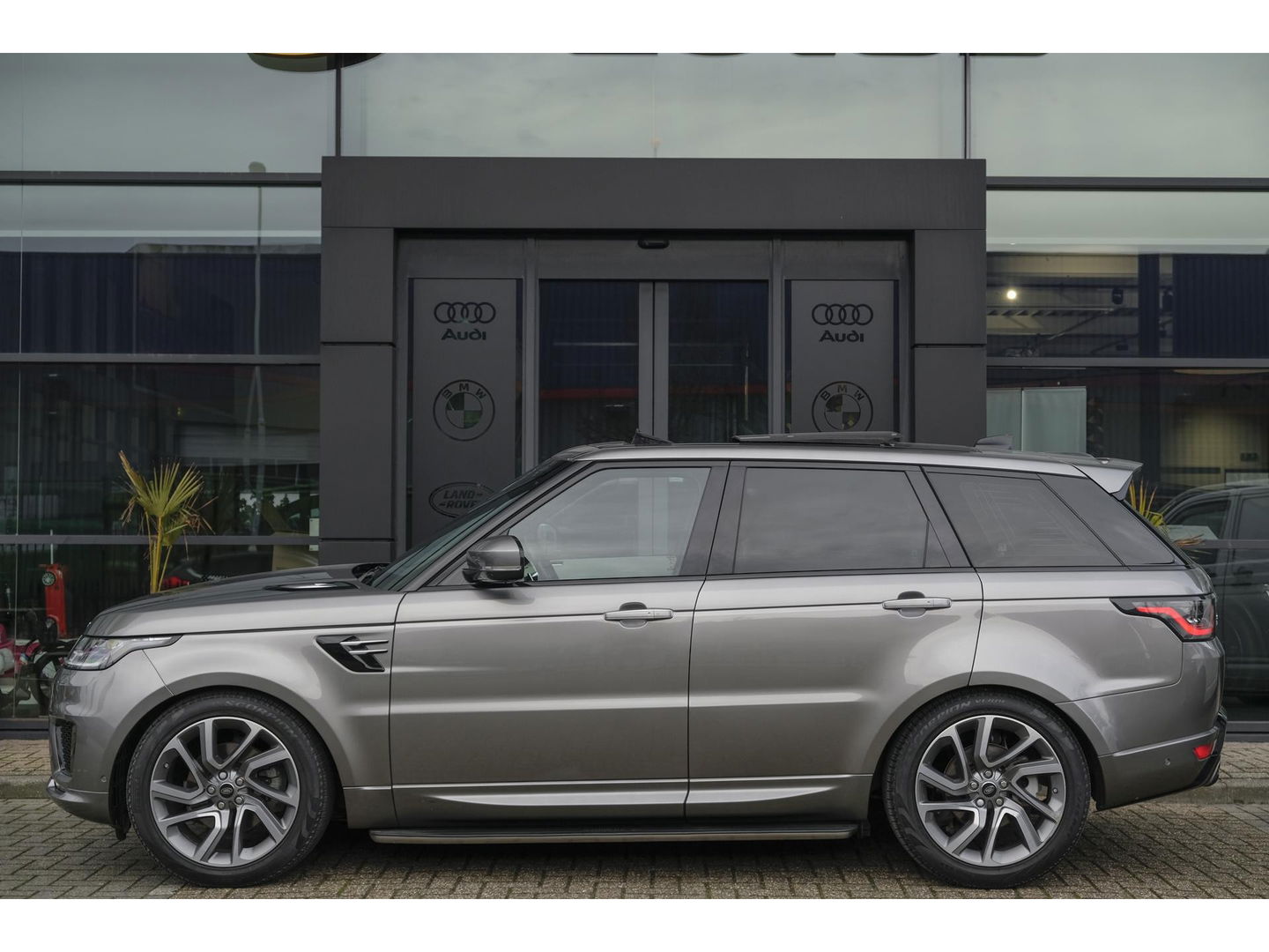 Land Rover Range Rover Sport 3.0 SDV6 Autobiography Dynamic Panoramadak *BTW auto* Comfortstoelen Head-up Trekhaak Stoelkoeling Alcantara hemel 21" LMV