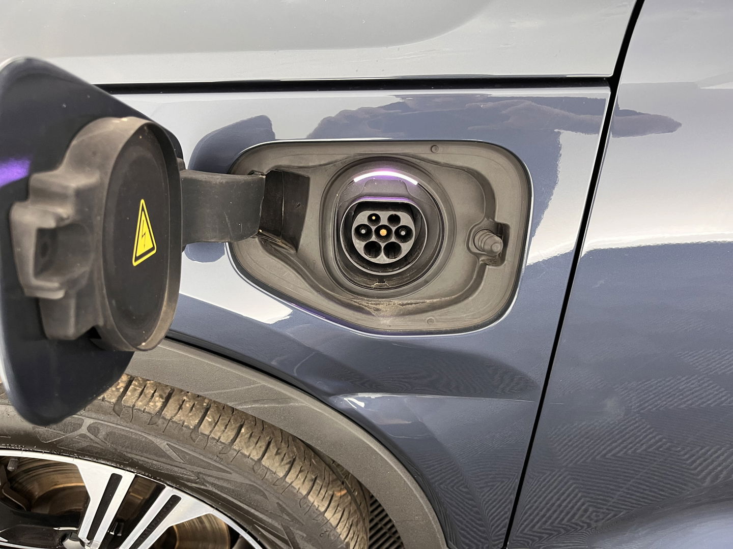 Volvo XC40 1.5 T5 Twin Engine Inscription (INCL-BTW) *PANO | LUXURY-LEATHER | FULL-LED | HARMAN/KARDON-AUDIO | DIGI-COCKPIT | HEATED-COMFORTSEATS | NAVI-FULLMAP | CARPLAY | TOWBAR | 19''ALU*