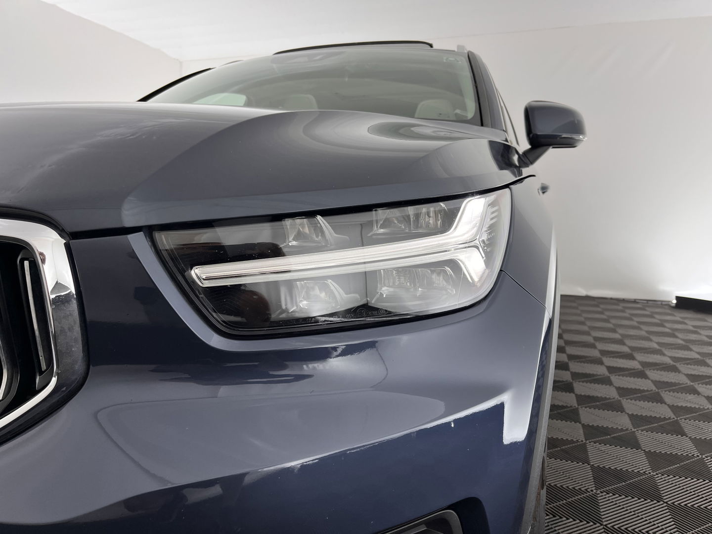 Volvo XC40 1.5 T5 Twin Engine Inscription (INCL-BTW) *PANO | LUXURY-LEATHER | FULL-LED | HARMAN/KARDON-AUDIO | DIGI-COCKPIT | HEATED-COMFORTSEATS | NAVI-FULLMAP | CARPLAY | TOWBAR | 19''ALU*
