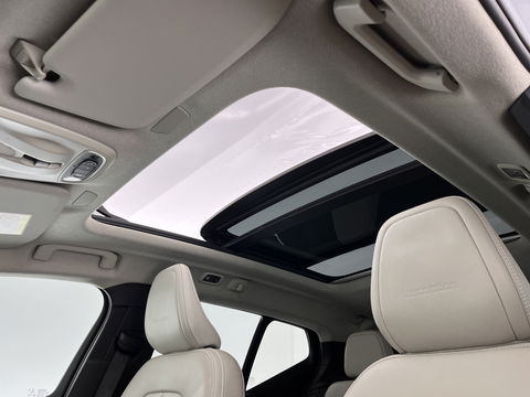 Volvo XC40 1.5 T5 Twin Engine Inscription (INCL-BTW) *PANO | LUXURY-LEATHER | FULL-LED | HARMAN/KARDON-AUDIO | DIGI-COCKPIT | HEATED-COMFORTSEATS | NAVI-FULLMAP | CARPLAY | TOWBAR | 19''ALU*