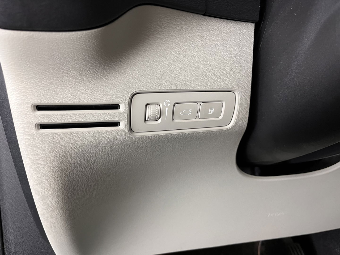 Volvo XC40 1.5 T5 Twin Engine Inscription (INCL-BTW) *PANO | LUXURY-LEATHER | FULL-LED | HARMAN/KARDON-AUDIO | DIGI-COCKPIT | HEATED-COMFORTSEATS | NAVI-FULLMAP | CARPLAY | TOWBAR | 19''ALU*