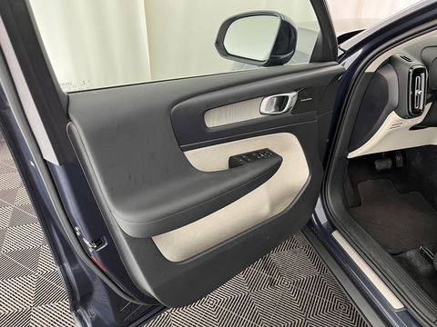 Volvo XC40 1.5 T5 Twin Engine Inscription (INCL-BTW) *PANO | LUXURY-LEATHER | FULL-LED | HARMAN/KARDON-AUDIO | DIGI-COCKPIT | HEATED-COMFORTSEATS | NAVI-FULLMAP | CARPLAY | TOWBAR | 19''ALU*