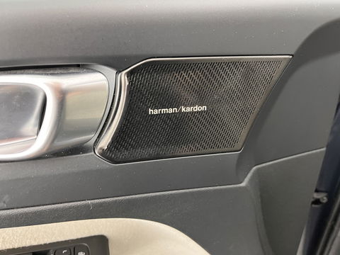 Volvo XC40 1.5 T5 Twin Engine Inscription (INCL-BTW) *PANO | LUXURY-LEATHER | FULL-LED | HARMAN/KARDON-AUDIO | DIGI-COCKPIT | HEATED-COMFORTSEATS | NAVI-FULLMAP | CARPLAY | TOWBAR | 19''ALU*