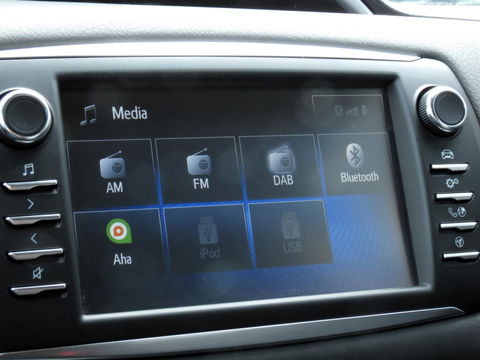Toyota Yaris 1.5 Hybrid Dynamic | NAVI | ACHTERUITRIJCAMERA | KEYLESS ENTRY | CRUISE CONTROL | DEALER ONDERHOUDEN |