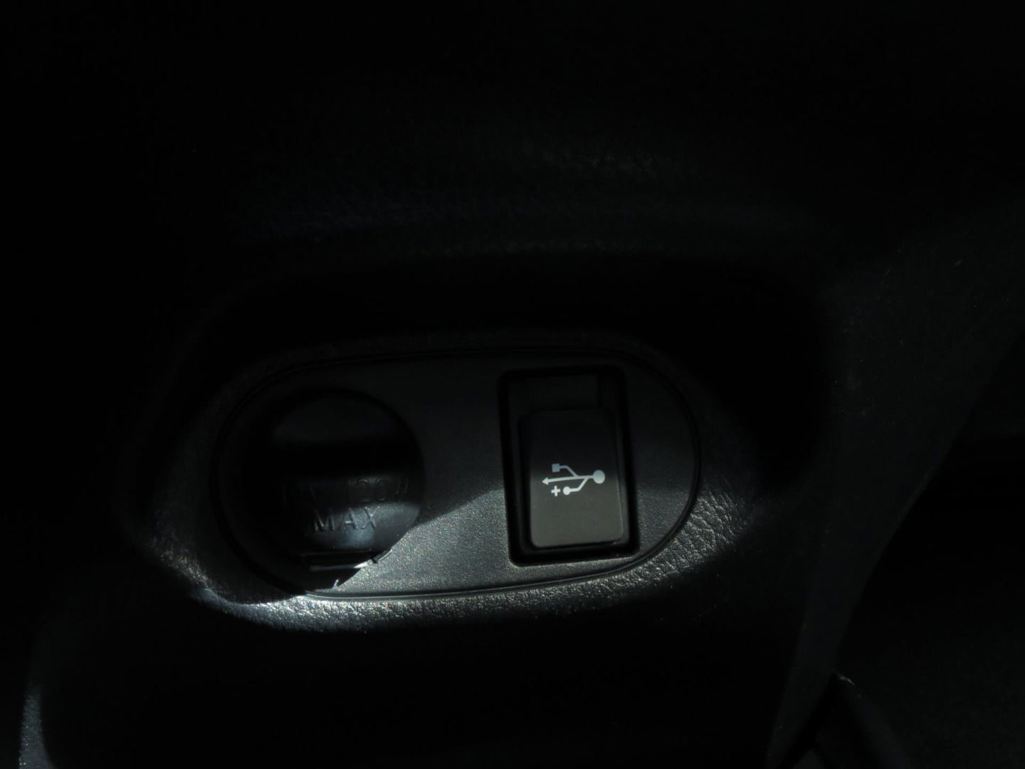 Toyota Yaris 1.5 Hybrid Dynamic | NAVI | ACHTERUITRIJCAMERA | KEYLESS ENTRY | CRUISE CONTROL | DEALER ONDERHOUDEN |