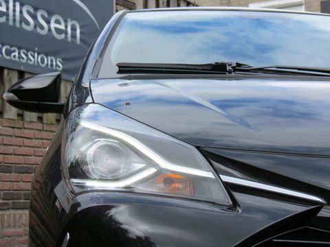 Toyota Yaris 1.5 Hybrid Dynamic | NAVI | ACHTERUITRIJCAMERA | KEYLESS ENTRY | CRUISE CONTROL | DEALER ONDERHOUDEN |