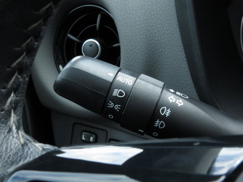 Toyota Yaris 1.5 Hybrid Dynamic | NAVI | ACHTERUITRIJCAMERA | KEYLESS ENTRY | CRUISE CONTROL | DEALER ONDERHOUDEN |