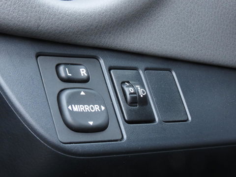 Toyota Yaris 1.5 Hybrid Dynamic | NAVI | ACHTERUITRIJCAMERA | KEYLESS ENTRY | CRUISE CONTROL | DEALER ONDERHOUDEN |