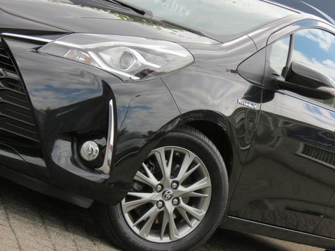 Toyota Yaris 1.5 Hybrid Dynamic | NAVI | ACHTERUITRIJCAMERA | KEYLESS ENTRY | CRUISE CONTROL | DEALER ONDERHOUDEN |
