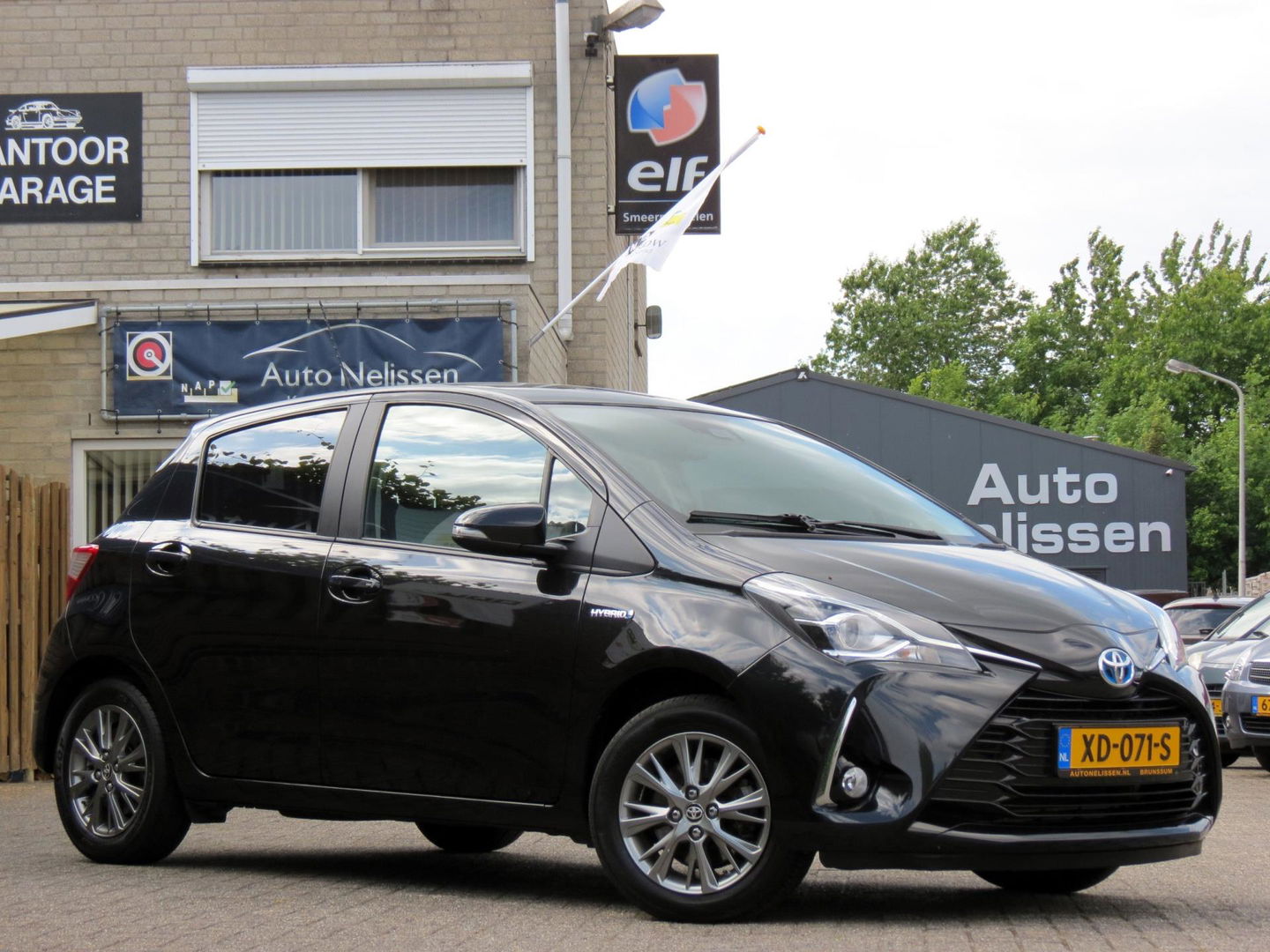 Toyota Yaris 1.5 Hybrid Dynamic | NAVI | ACHTERUITRIJCAMERA | KEYLESS ENTRY | CRUISE CONTROL | DEALER ONDERHOUDEN |