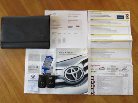 Toyota Yaris 1.5 Hybrid Dynamic | NAVI | ACHTERUITRIJCAMERA | KEYLESS ENTRY | CRUISE CONTROL | DEALER ONDERHOUDEN |