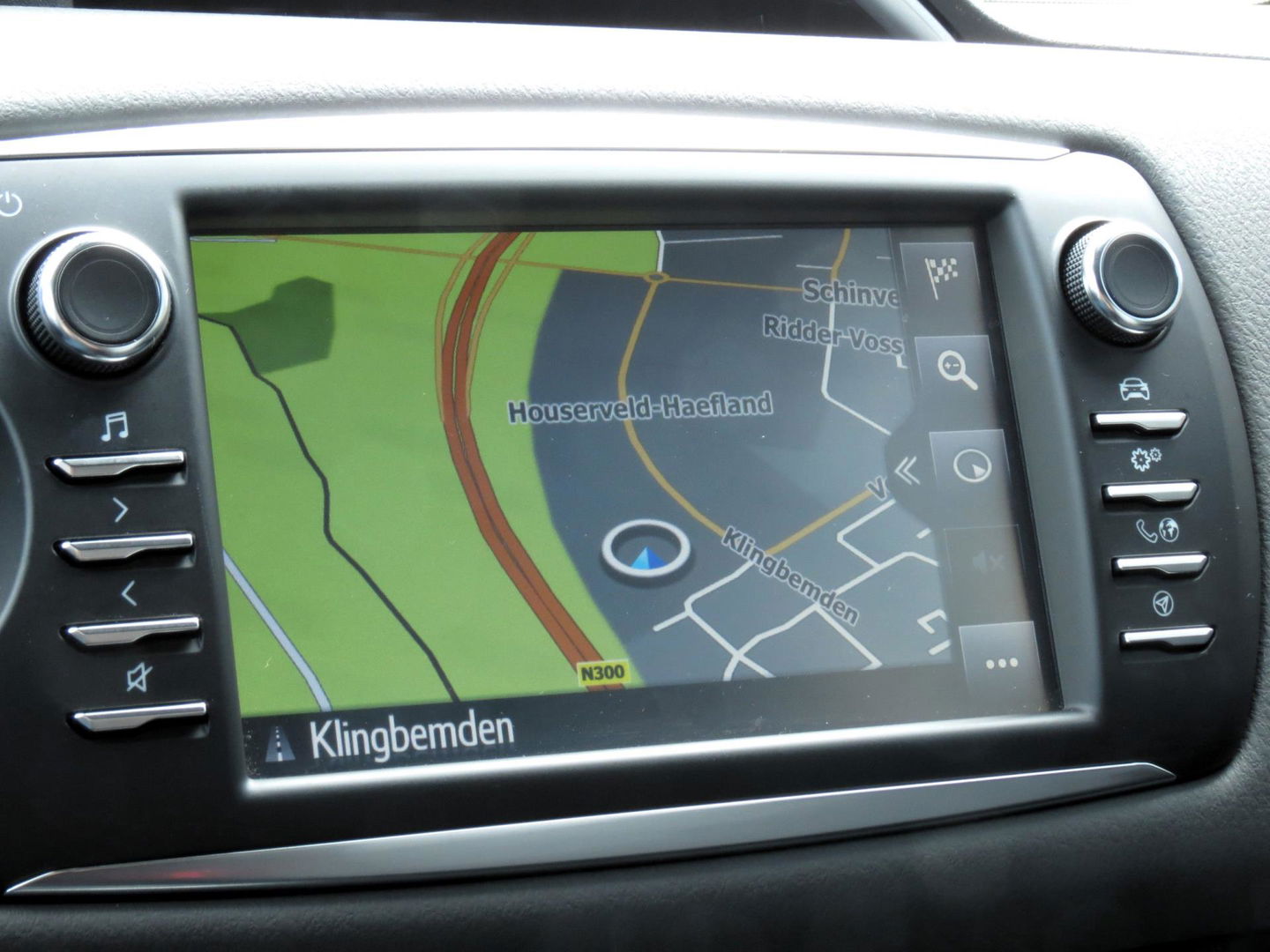 Toyota Yaris 1.5 Hybrid Dynamic | NAVI | ACHTERUITRIJCAMERA | KEYLESS ENTRY | CRUISE CONTROL | DEALER ONDERHOUDEN |
