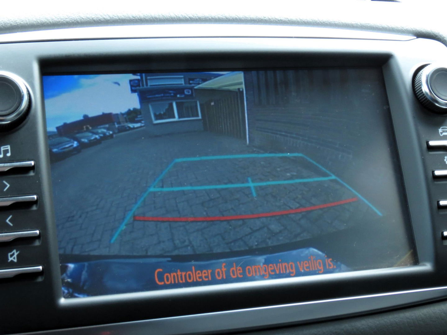Toyota Yaris 1.5 Hybrid Dynamic | NAVI | ACHTERUITRIJCAMERA | KEYLESS ENTRY | CRUISE CONTROL | DEALER ONDERHOUDEN |