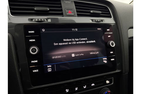 Volkswagen Golf 1.0 TSI Comfortline Clima Carplay Adaptive Cruise LED Navigatie PDC 16"LMV