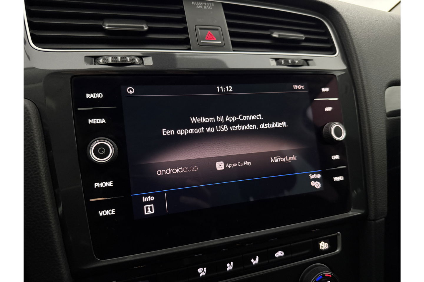 Volkswagen Golf 1.0 TSI Comfortline Clima Carplay Adaptive Cruise LED Navigatie PDC 16"LMV