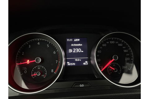 Volkswagen Golf 1.0 TSI Comfortline Clima Carplay Adaptive Cruise LED Navigatie PDC 16"LMV